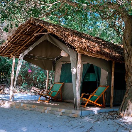 Auberge de jeunesse Mikadi Beach Camp & Backpackers à Dar es Salaam Extérieur photo