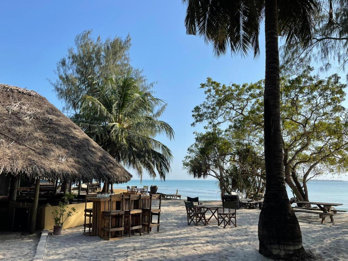 Auberge de jeunesse Mikadi Beach Camp & Backpackers à Dar es Salaam Extérieur photo