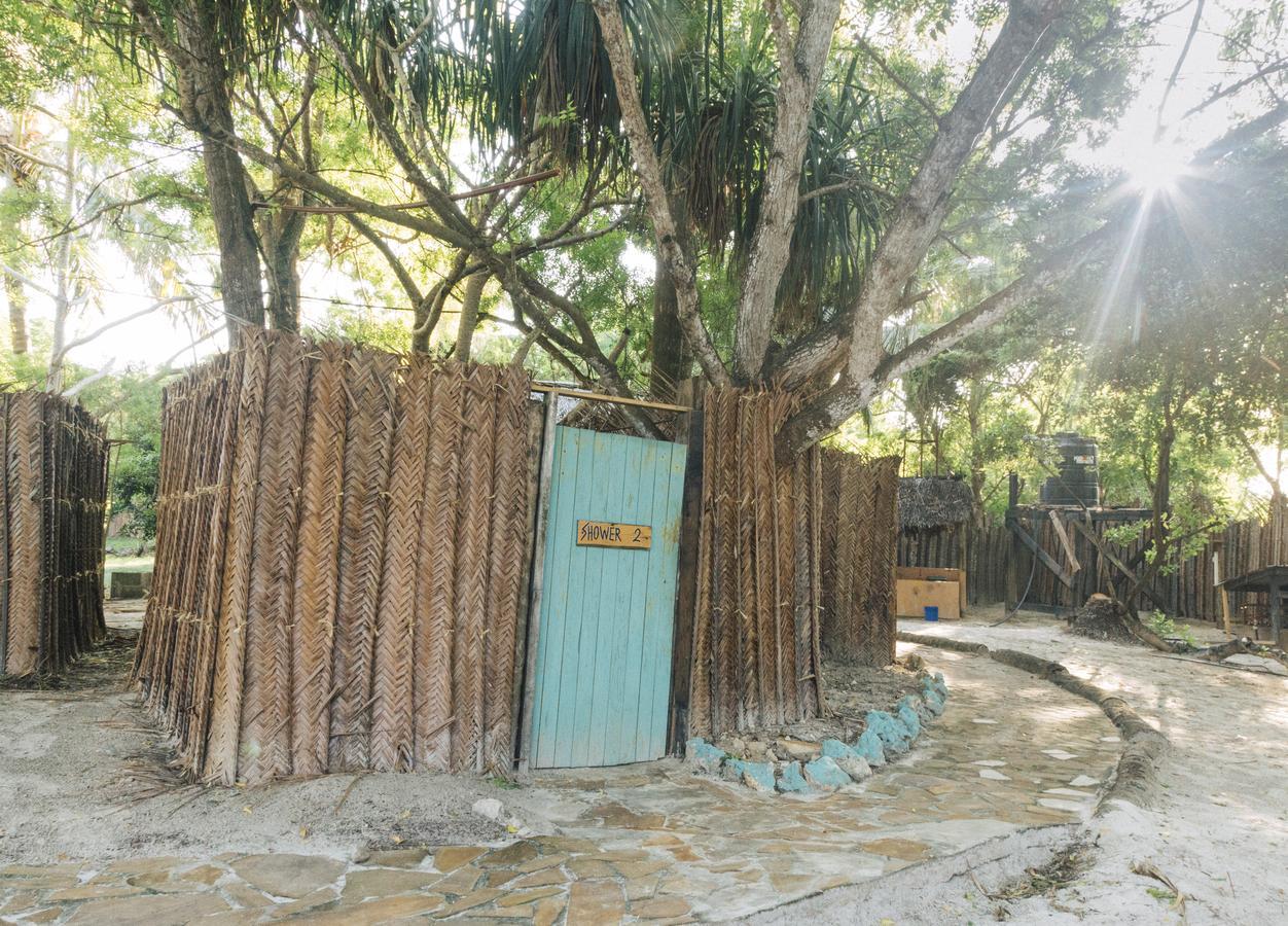 Auberge de jeunesse Mikadi Beach Camp & Backpackers à Dar es Salaam Extérieur photo